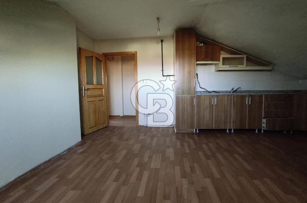 HASTANENİN TAM KARŞISINDA CADDE ÜZERİ KİRALIK 2+1 ÇATI KATI