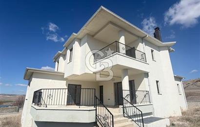 Ballıkuyumcu'da Özel Satılık 7 + 2 Müstakil Villa