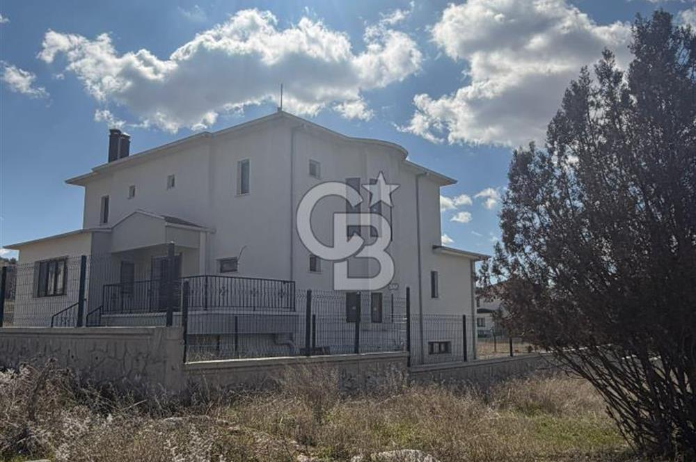 Ballıkuyumcu'da Özel Satılık 7 + 2 Müstakil Villa