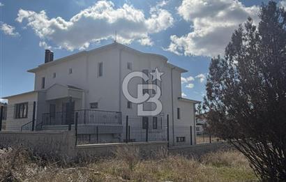 Ballıkuyumcu'da Özel Satılık 7 + 2 Müstakil Villa