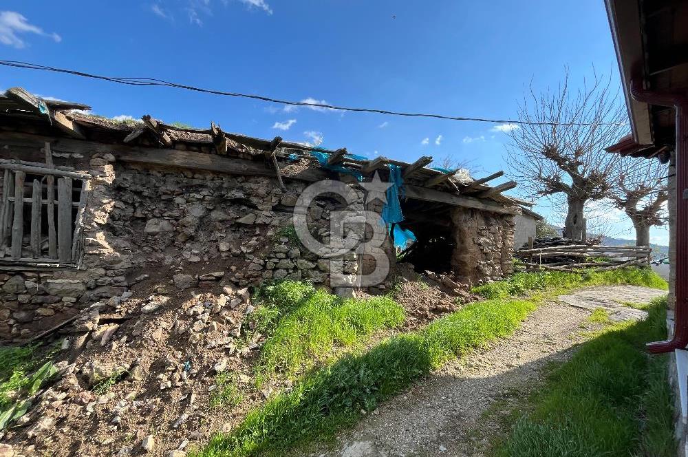 Bayramiç Toluklar Köyü’nde Satılık Bahçeli Kargir Ev