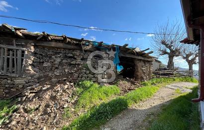 Bayramiç Toluklar Köyü’nde Satılık Bahçeli Kargir Ev