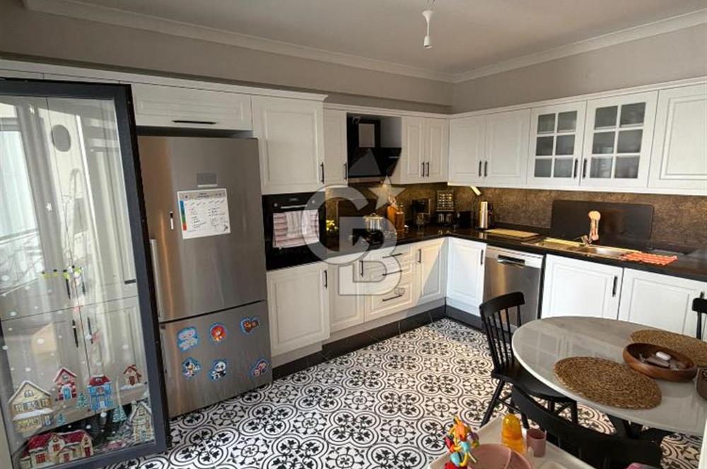 BAŞİSKELE'DE SİTE İÇİNDE DENİZ MANZARALI SATILIK LÜKS 3+1 DAİRE