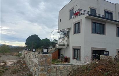 Seferihisar Çevrekent'te Satılık 5+1 Tripleks Villa