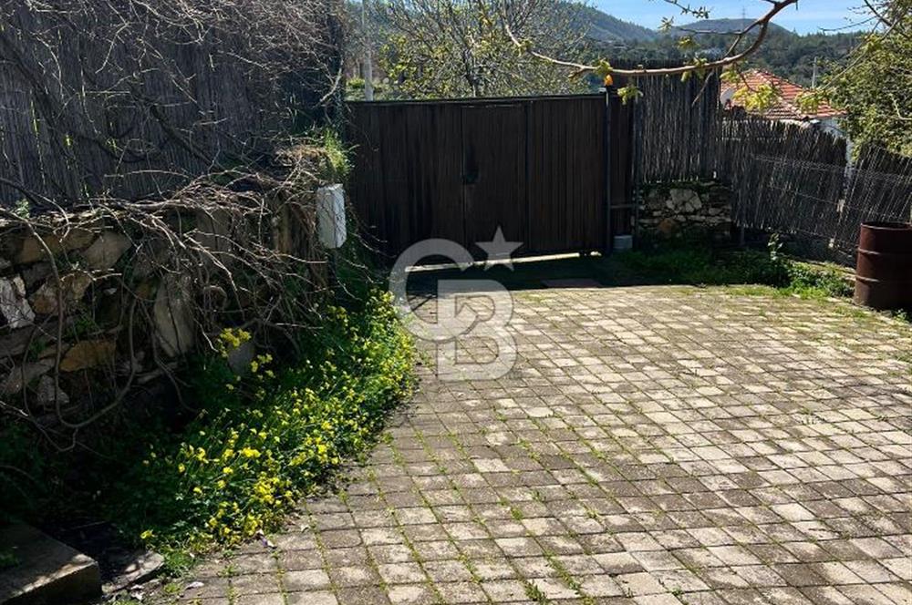 Doğanın Kalbinde Saklı Bir Cennet: Modern ve Masalsı Kiralık Ev