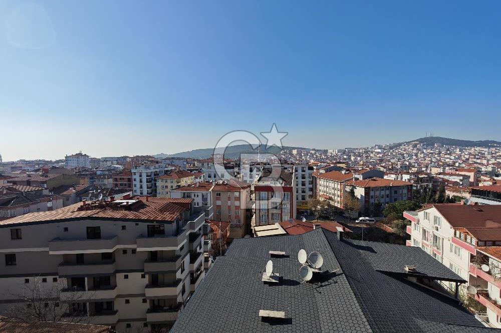 Yeni Bağdat cadde'sinde;çift cepheli satılık 2+1