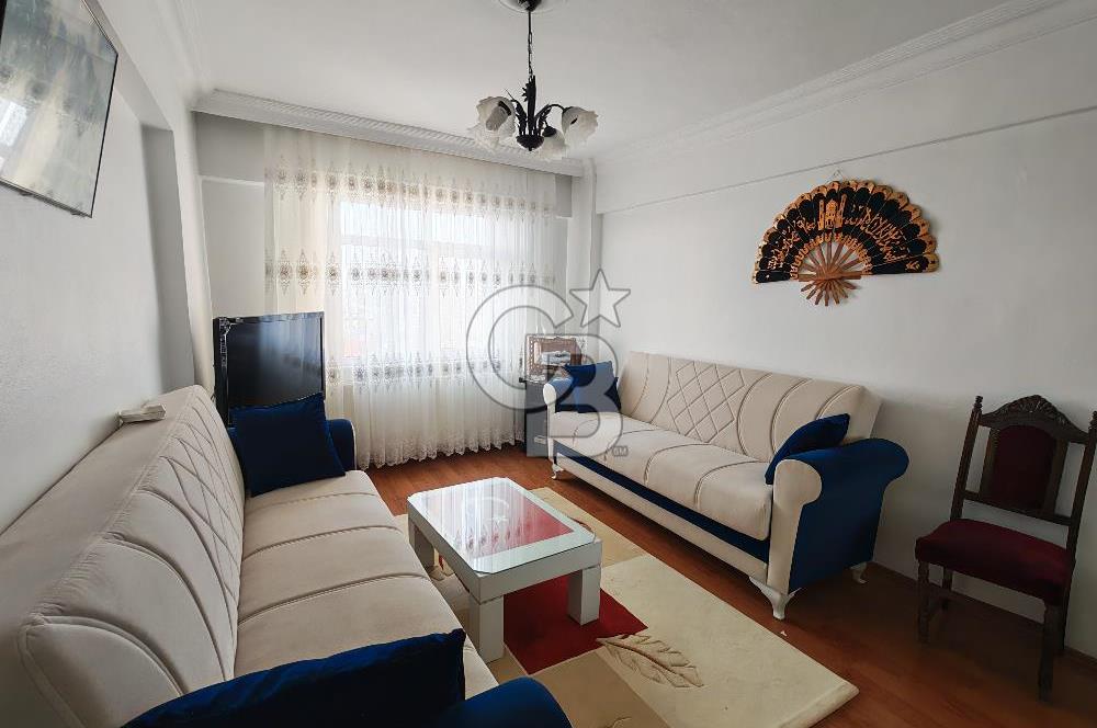 Yeni Bağdat cadde'sinde;çift cepheli satılık 2+1