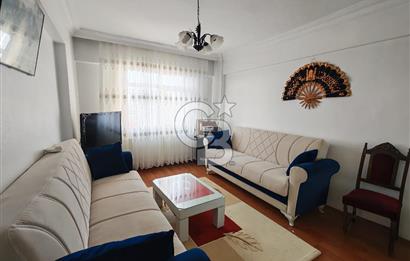 Yeni Bağdat cadde'sinde;çift cepheli satılık 2+1