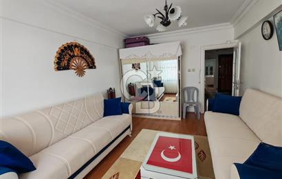 Yeni Bağdat cadde'sinde;çift cepheli satılık 2+1