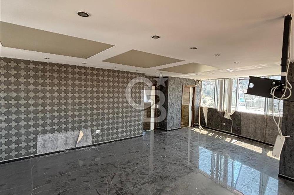 NARLIDERE MERKEZ DE GENİŞ KİRALIK DÜKKAN