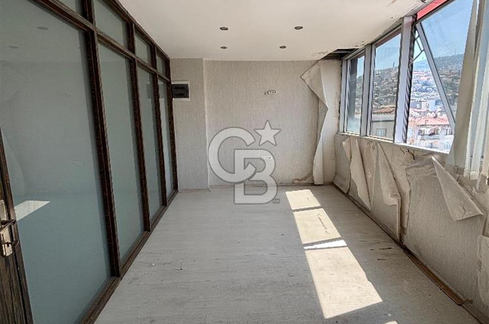 NARLIDERE MERKEZ DE GENİŞ KİRALIK DÜKKAN