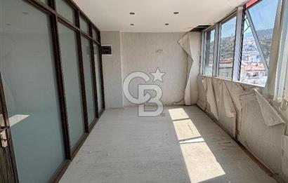 NARLIDERE MERKEZ DE GENİŞ KİRALIK DÜKKAN