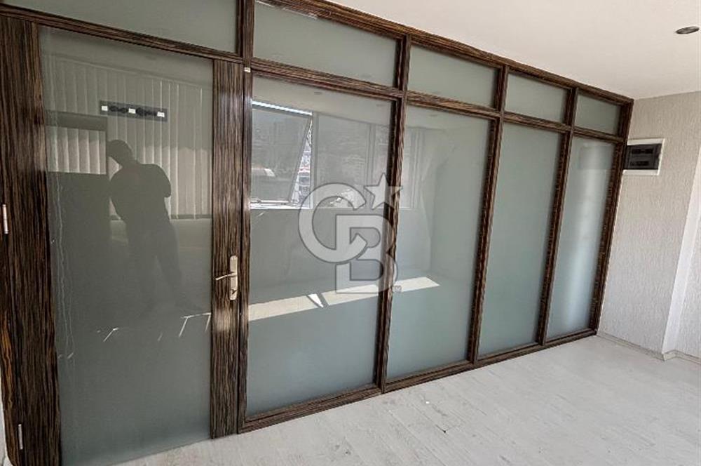 NARLIDERE MERKEZ DE GENİŞ KİRALIK DÜKKAN