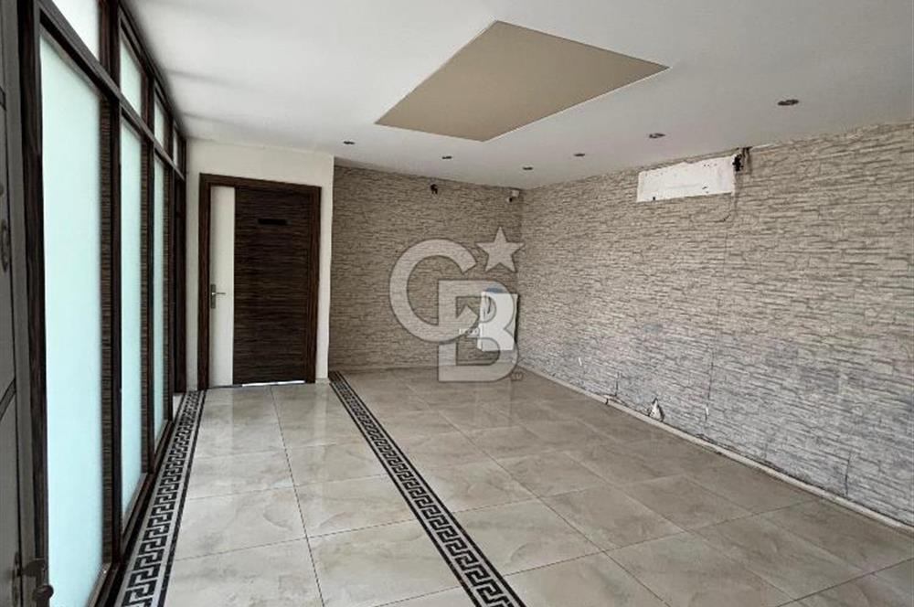 NARLIDERE MERKEZ DE GENİŞ KİRALIK DÜKKAN