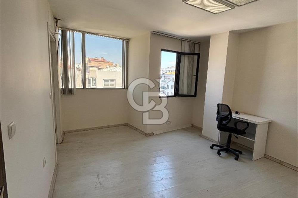 NARLIDERE MERKEZ DE GENİŞ KİRALIK DÜKKAN