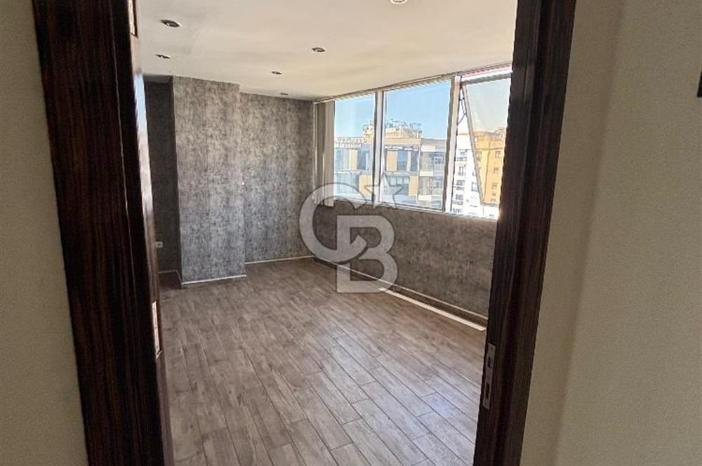 NARLIDERE MERKEZ DE GENİŞ KİRALIK DÜKKAN