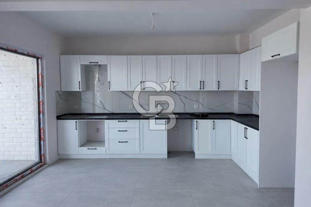 ÇANAKKALE ÇINARLI'DA BUTİK SİTEDE 4,5+1 SATILIK VİLLA