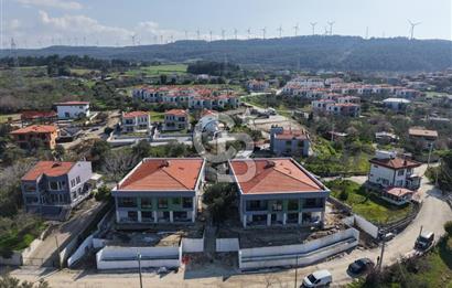 ÇANAKKALE ÇINARLI'DA BUTİK SİTEDE 4,5+1 SATILIK VİLLA