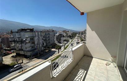 Tire Hürriyet Mahallesi’nde Satılık Geniş ve Bakımlı 3+1 Daire