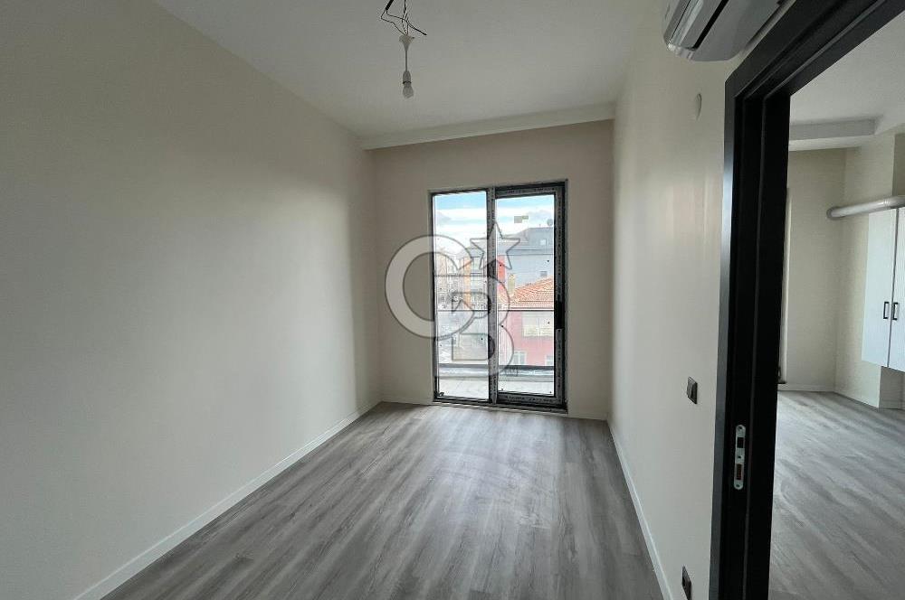 1+1 Kemerburgaz Bahçeköy Cad  Satılık