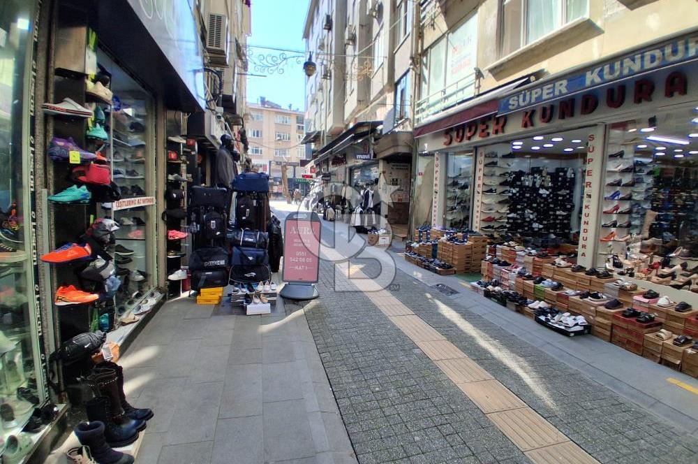 Pendik çarşı Batı mah pasaj içi kiralık 30 m2 net kiralık dükkan