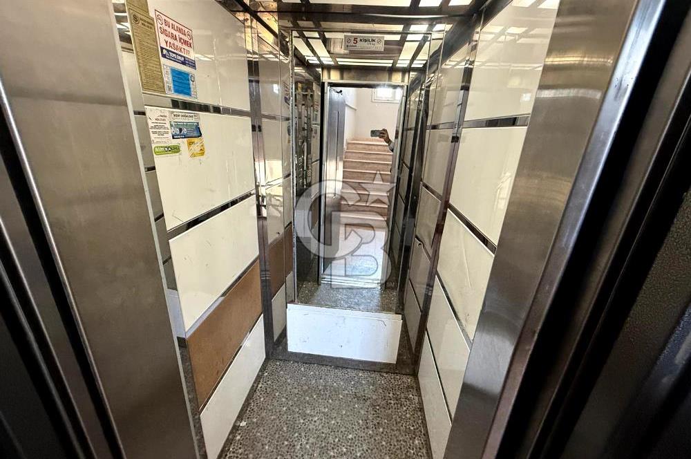 Salihli Gaziler Mahallesi'nde Ara Kat Asansörlü 3+1 Daire