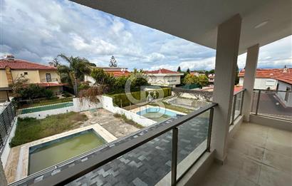 Çeşme Boyalıkta 400 m² Geniş Kullanımlı Satılık Dubleks Villa