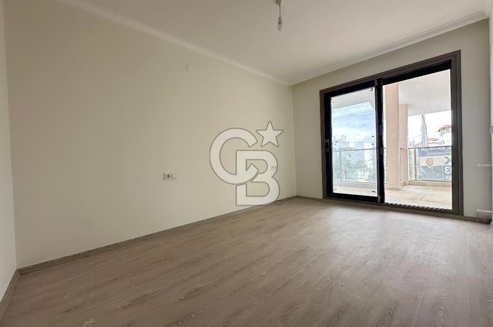 Çeşme Boyalıkta 400 m² Geniş Kullanımlı Satılık Dubleks Villa