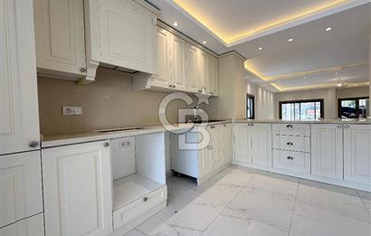 Çeşme Boyalıkta 400 m² Geniş Kullanımlı Satılık Dubleks Villa