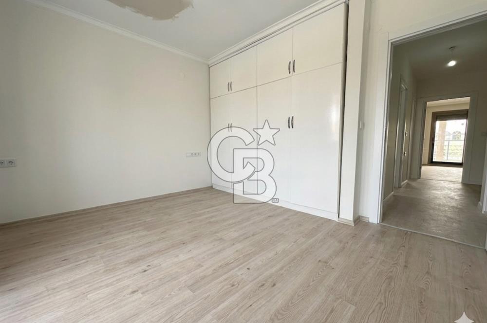 Çeşme Boyalıkta 400 m² Geniş Kullanımlı Satılık Dubleks Villa