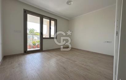 Çeşme Boyalıkta 400 m² Geniş Kullanımlı Satılık Dubleks Villa