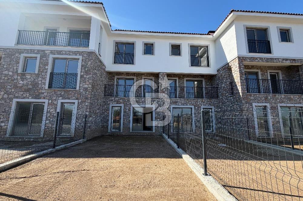 ÇANAKKALE MERKEZ SARAYCIK KÖYÜNDE SATILI 4+1 VİLLA