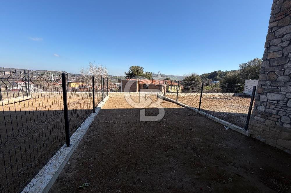 ÇANAKKALE MERKEZ SARAYCIK KÖYÜNDE SATILI 4+1 VİLLA