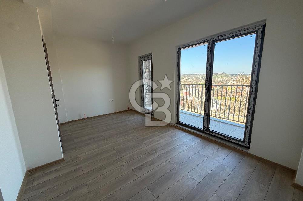 ÇANAKKALE MERKEZ SARAYCIK KÖYÜNDE SATILI 4+1 VİLLA