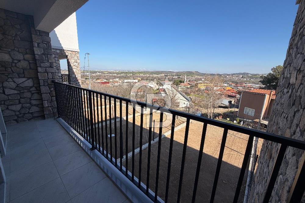 ÇANAKKALE MERKEZ SARAYCIK KÖYÜNDE SATILI 4+1 VİLLA