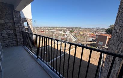 ÇANAKKALE MERKEZ SARAYCIK KÖYÜNDE SATILI 4+1 VİLLA