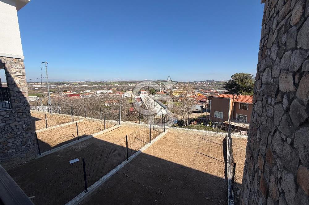 ÇANAKKALE MERKEZ SARAYCIK KÖYÜNDE SATILI 4+1 VİLLA