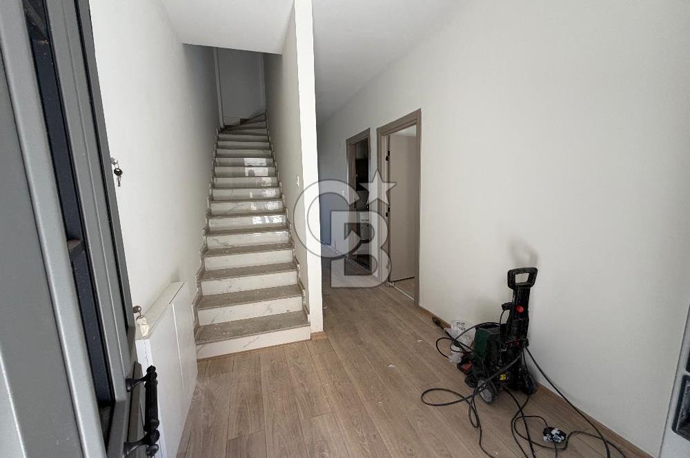 ÇANAKKALE MERKEZ SARAYCIK KÖYÜNDE SATILI 4+1 VİLLA