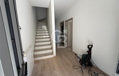 ÇANAKKALE MERKEZ SARAYCIK KÖYÜNDE SATILI 4+1 VİLLA