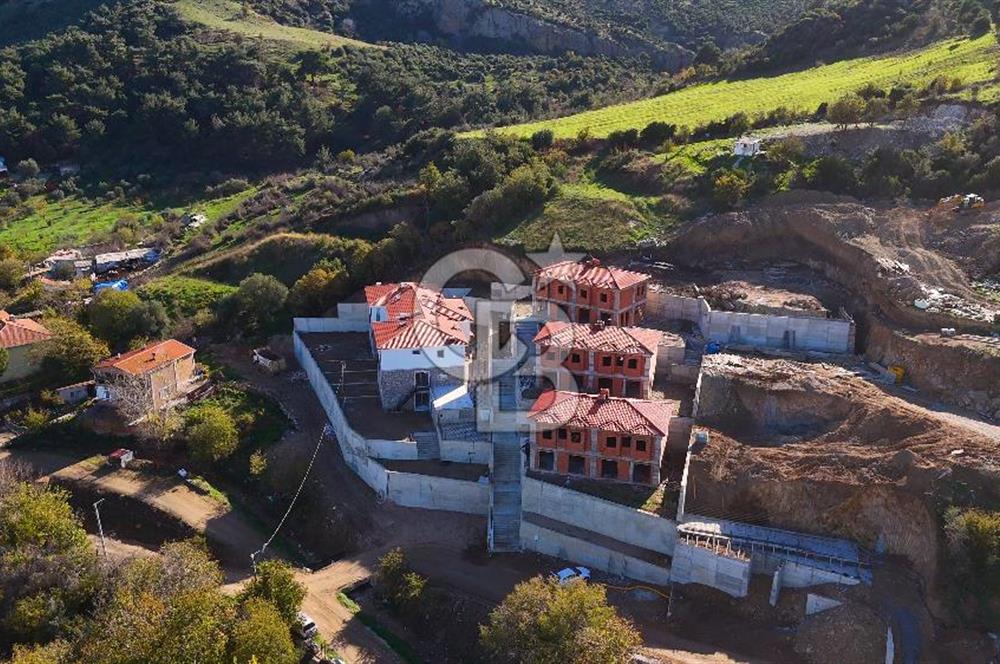 ÇANAKKALE MERKEZ SARAYCIK KÖYÜNDE SATILI 4+1 VİLLA