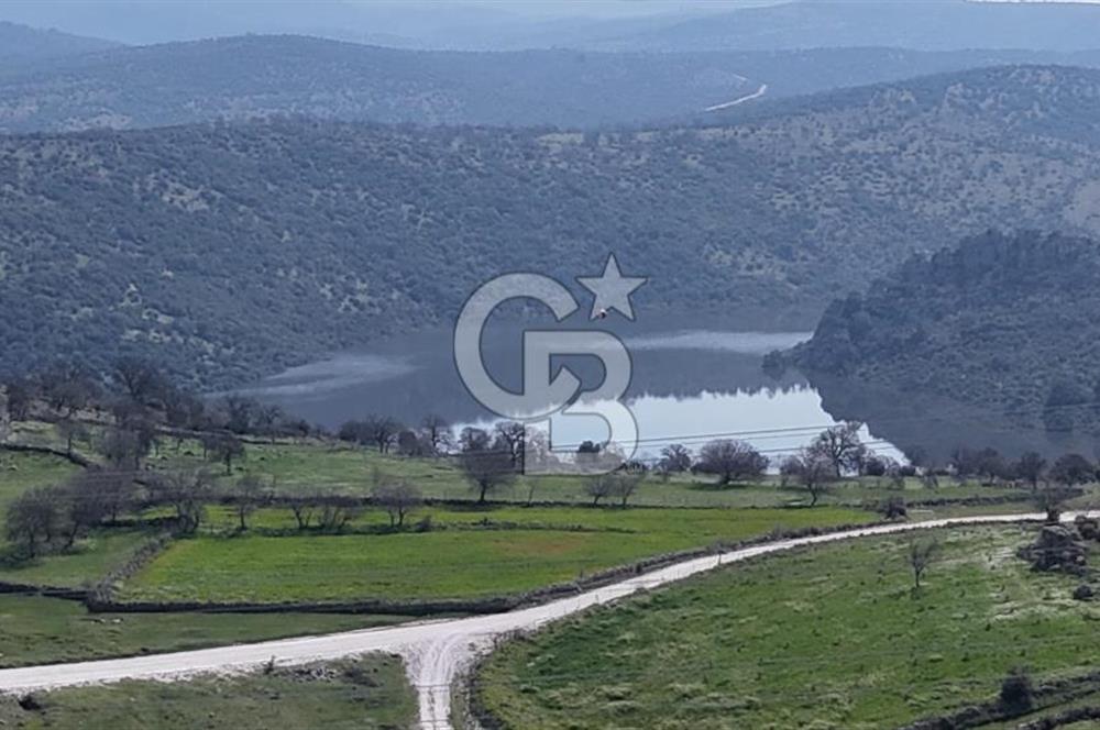 Bergama Maruflar'da Gölet Yakını Satılık Tarla