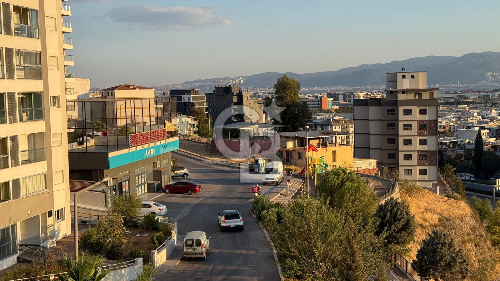 İzmir Çiğli Esentepe'de Kiralık Eşyalı 3+1 Daire