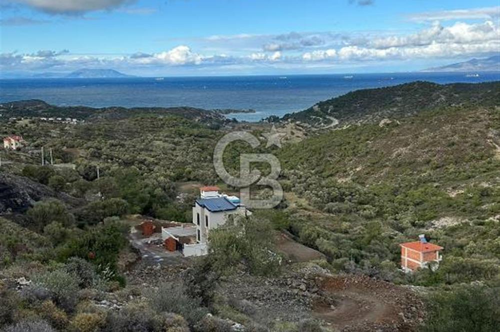 Foça Sazlıca Mevkiinde Satılık Deniz Manzaralı Arsa