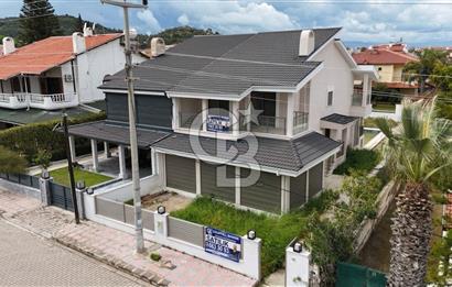 Çeşme Boyalıkta 400 m² Geniş Kullanımlı Satılık Dubleks Villa