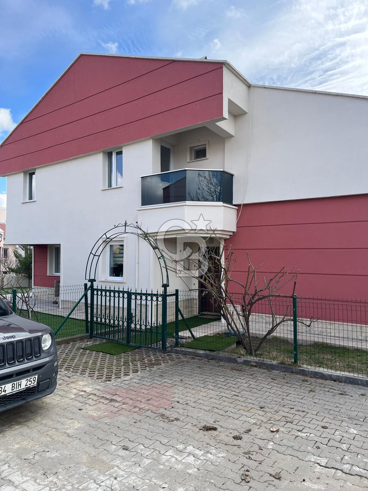 GÖLBAŞI SARAYBOSNA SİTESİ’NDE SATILIK  LÜKS 6+1 VİLLA