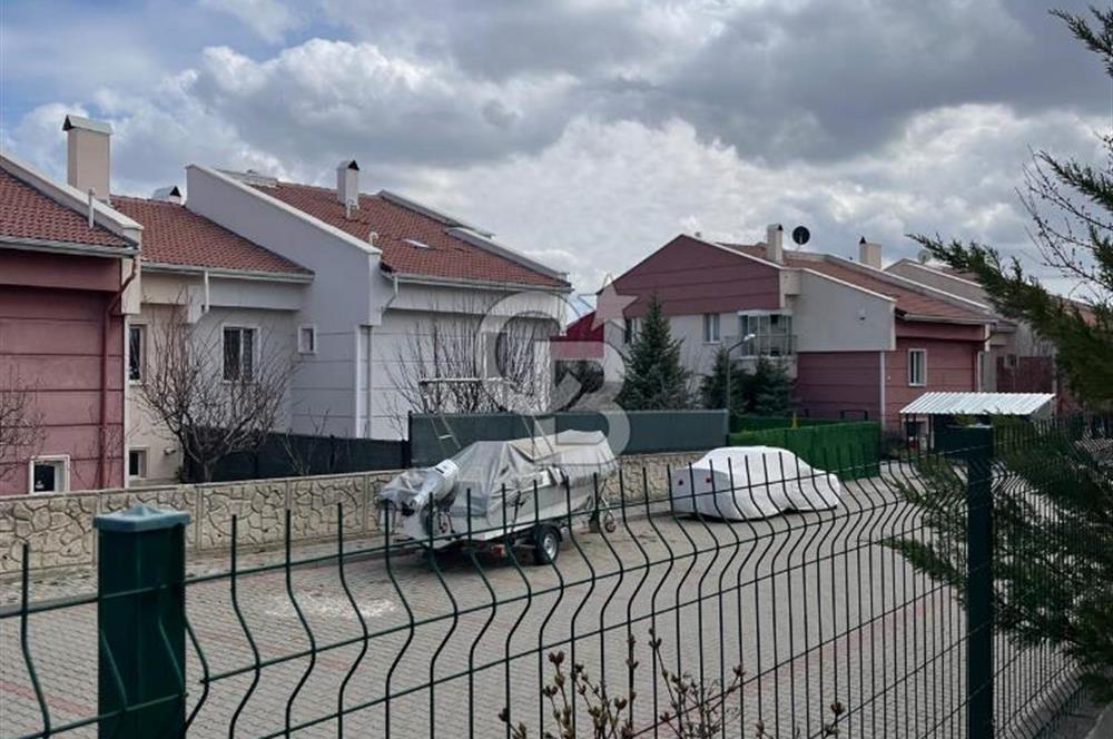 GÖLBAŞI SARAYBOSNA SİTESİ’NDE SATILIK  LÜKS 6+1 VİLLA