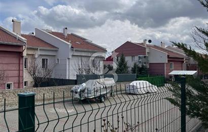 GÖLBAŞI SARAYBOSNA SİTESİ’NDE SATILIK  LÜKS 6+1 VİLLA