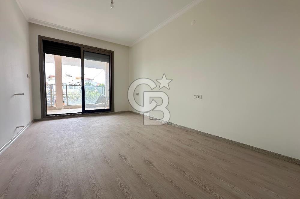 Çeşme Boyalıkta 400 m² Geniş Kullanımlı Satılık Dubleks Villa