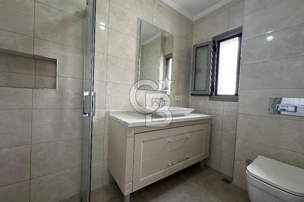 Çeşme Boyalıkta 400 m² Geniş Kullanımlı Satılık Dubleks Villa