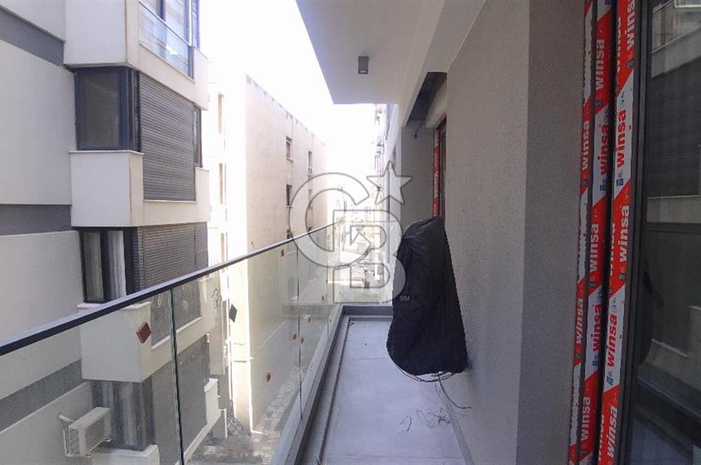 İzmir Bostanlı Yalı Trademark Yıllar Apt. Satılık 2+1 100 m² Daire